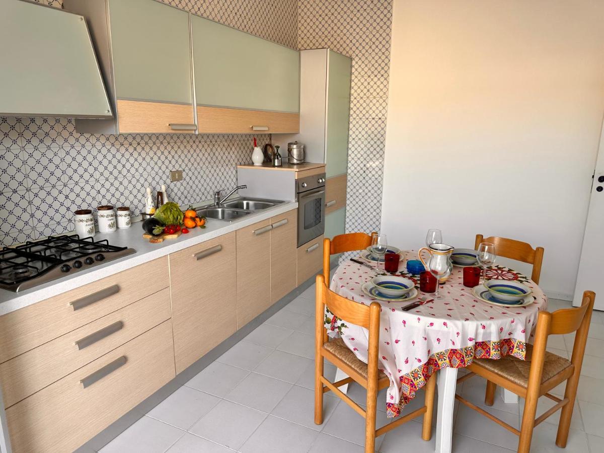 דירות שאקה La Terrazza Sul Mare מראה חיצוני תמונה